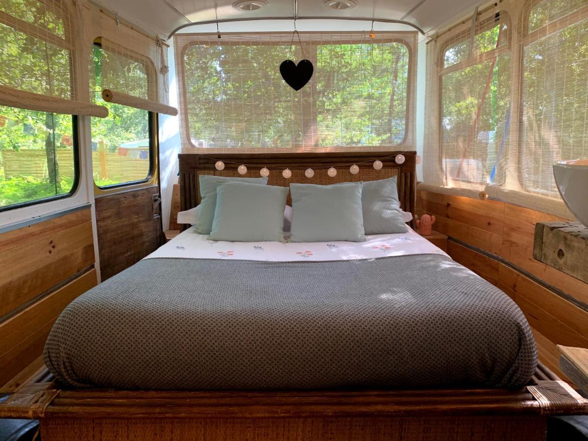 Magic Roof Top Bus With Big Bath In The Tree Forest! Mimizan Exterior photo