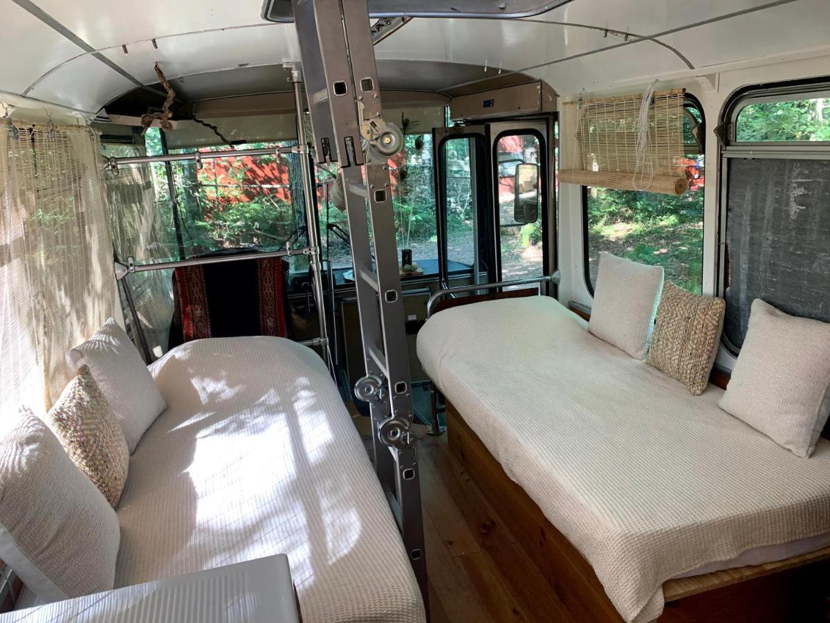 Magic Roof Top Bus With Big Bath In The Tree Forest! Mimizan Exterior photo